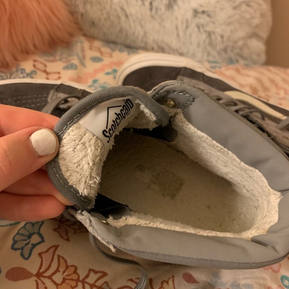 Sk8 Vans in Rabbit/Frost Gray (Sherpa Interior) - Picture 6 of 6